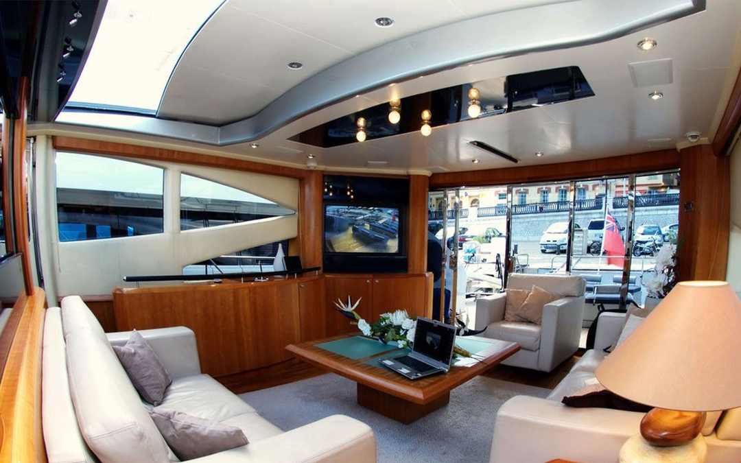 82' Royal Denship