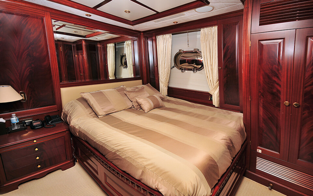 120' Benetti
