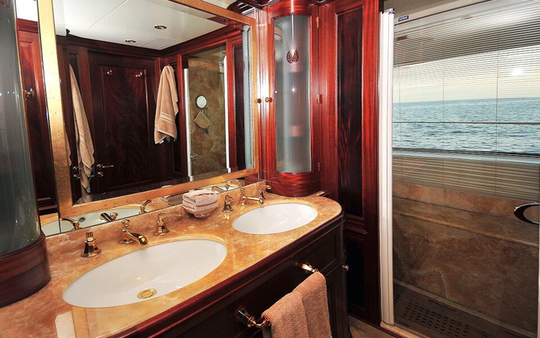 120' Benetti