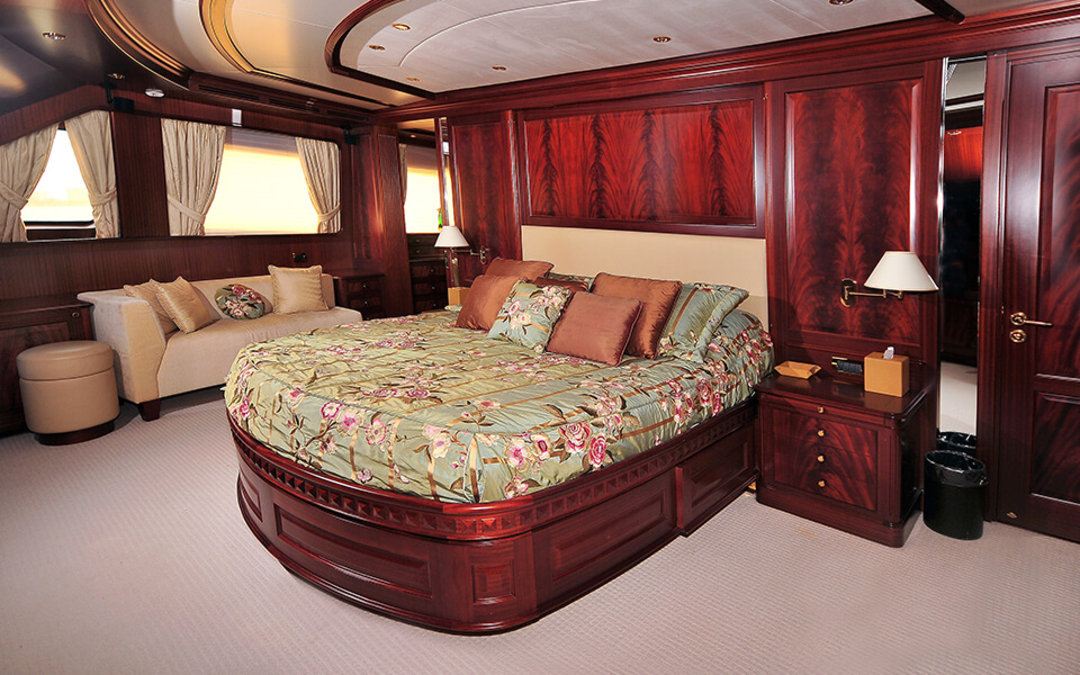 120' Benetti