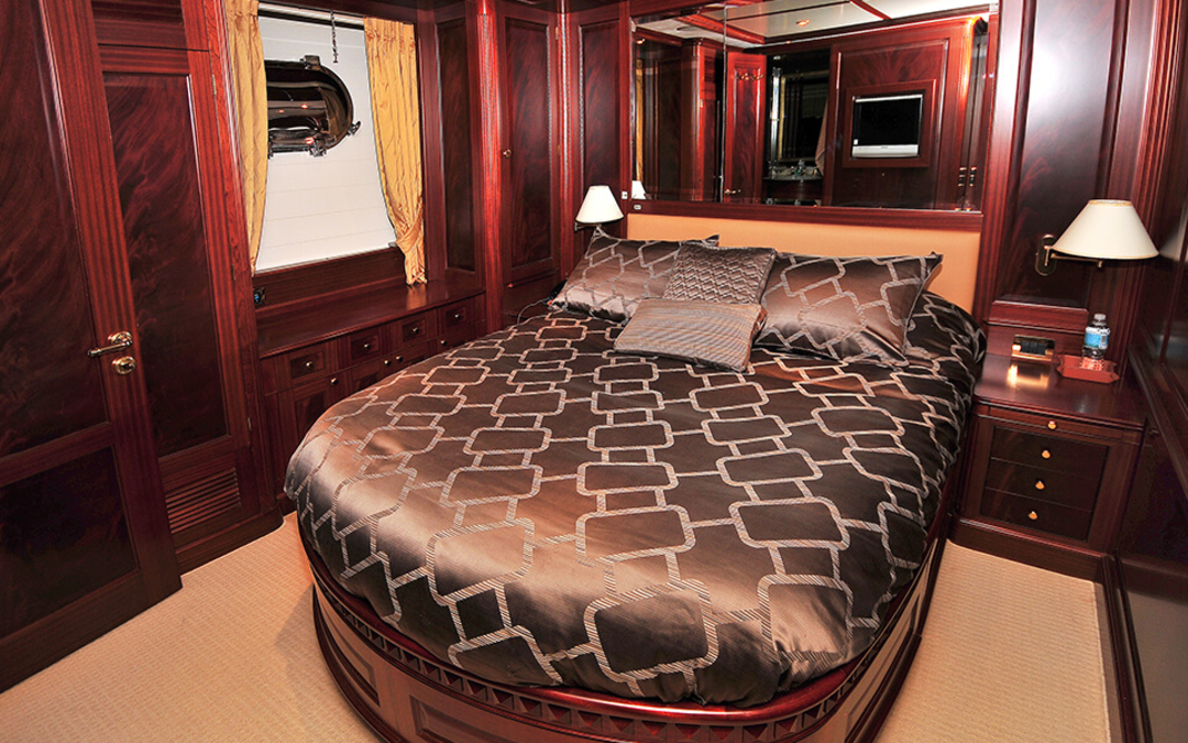 120' Benetti