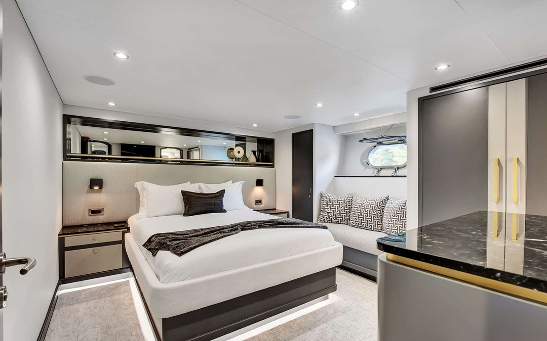 120' Sovereign