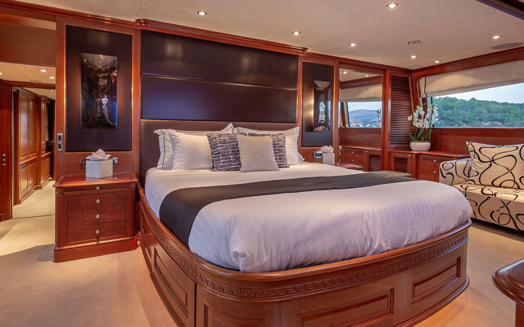 120' Benetti