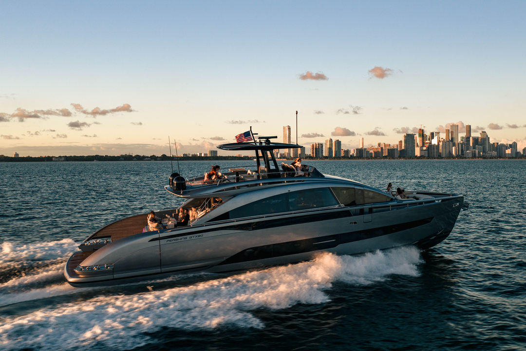 80' Pershing