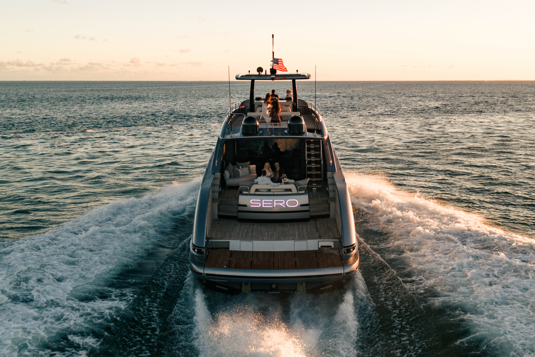 80' Pershing
