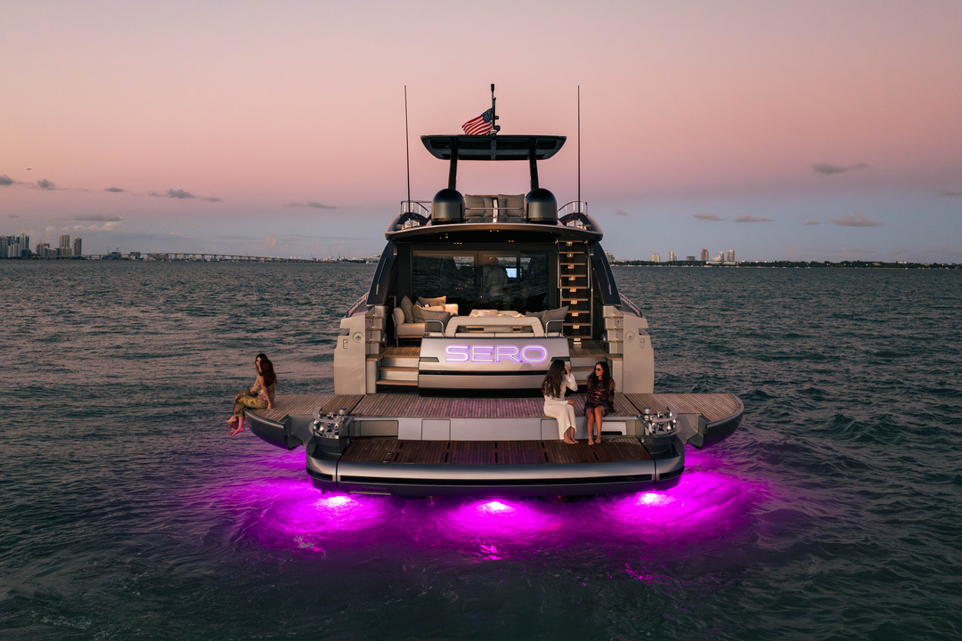 80' Pershing