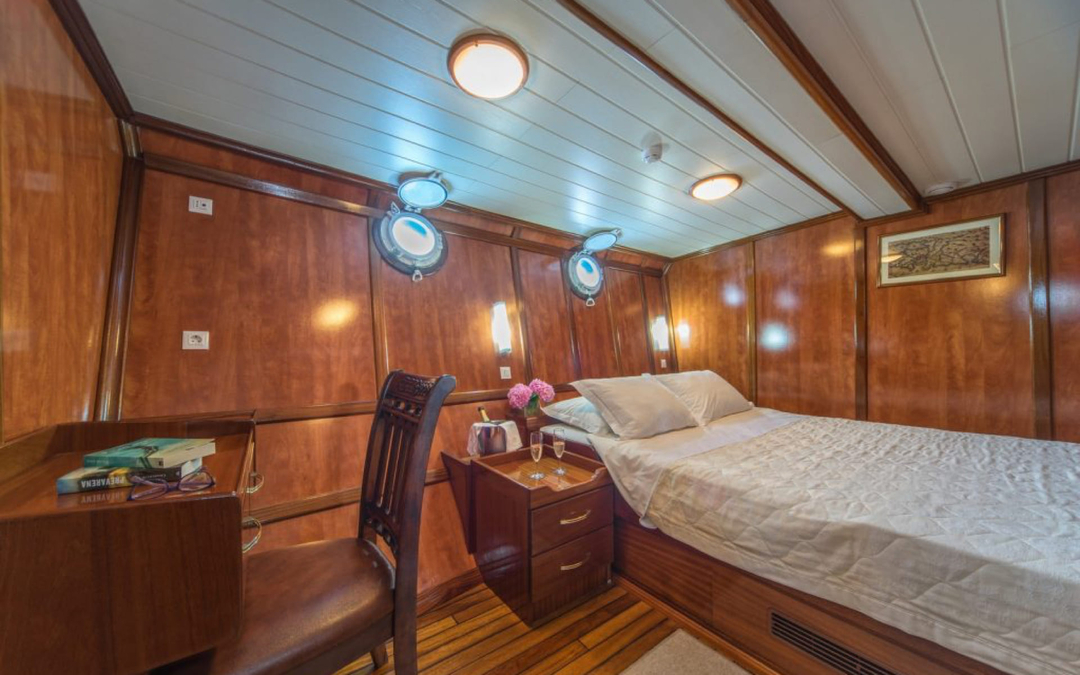 108' Motorsailer