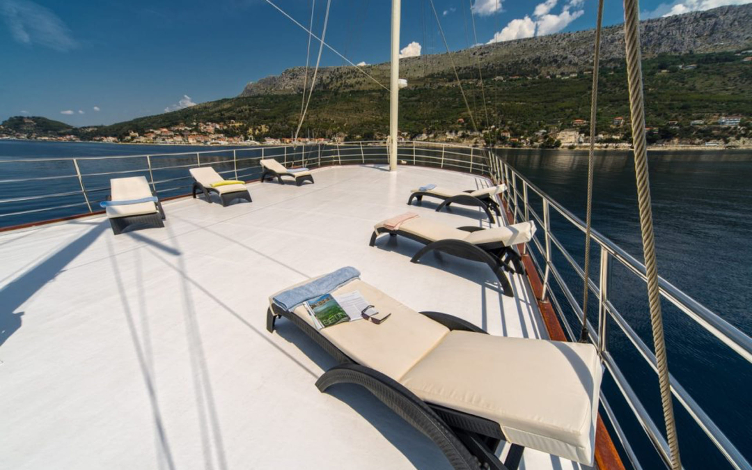 108' Motorsailer