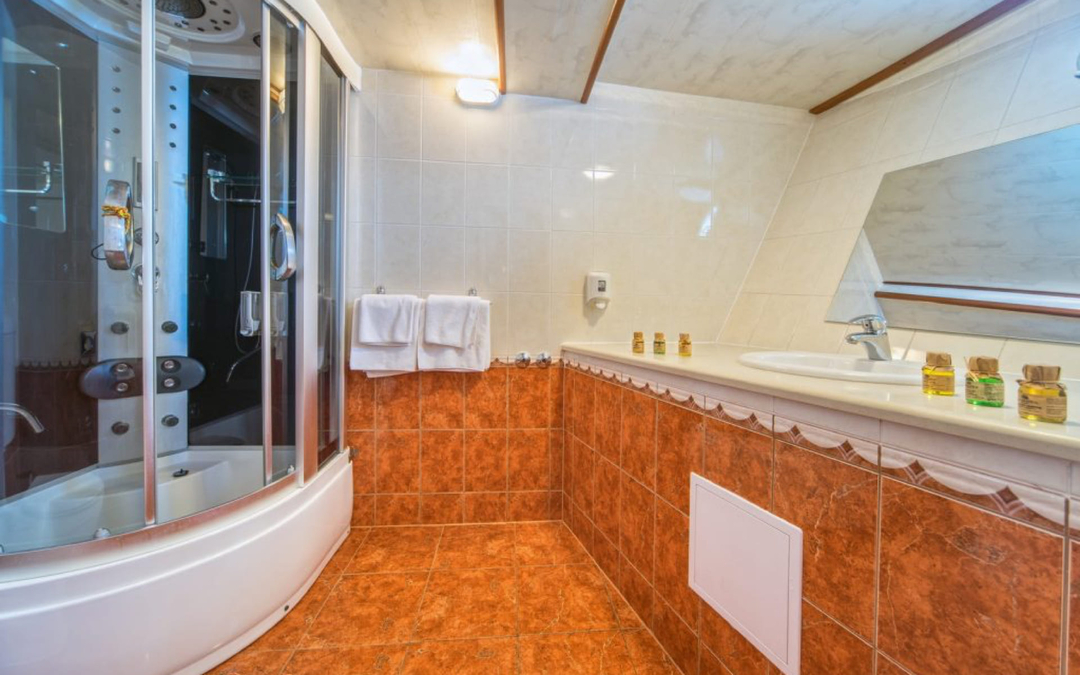 108' Motorsailer