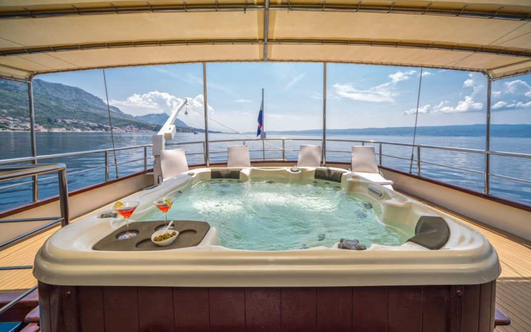 108' Motorsailer