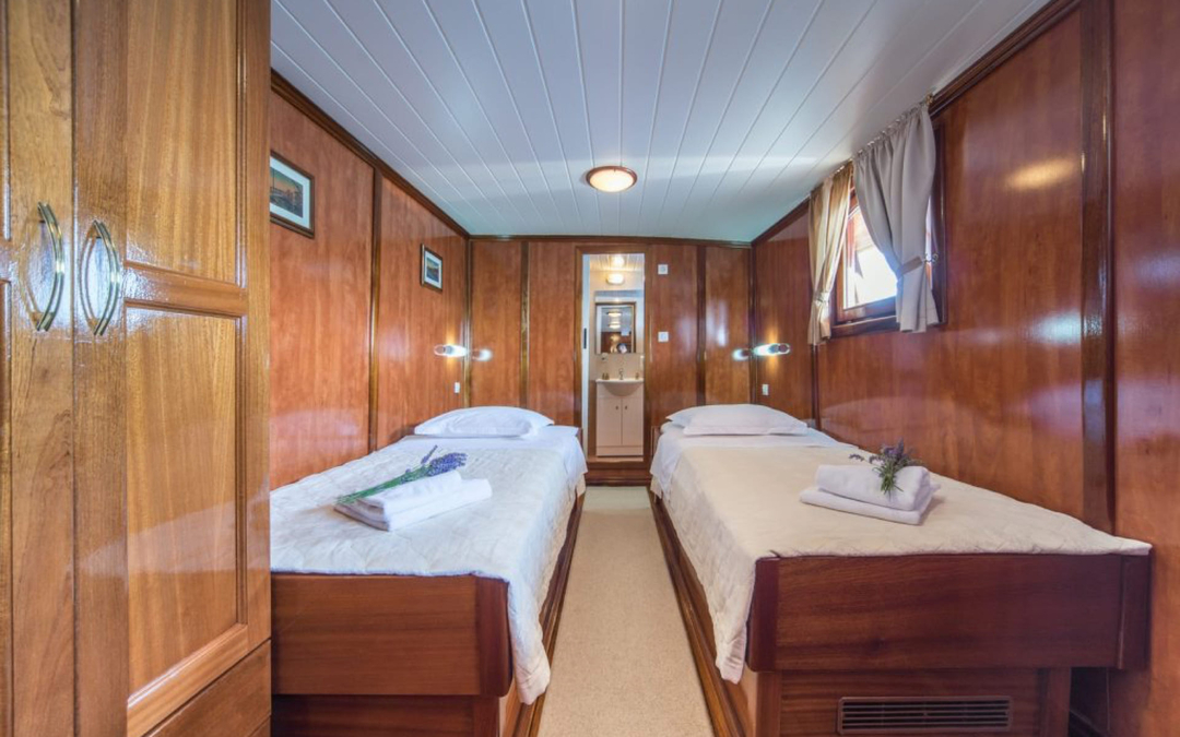 108' Motorsailer