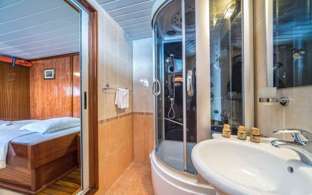 108' Motorsailer