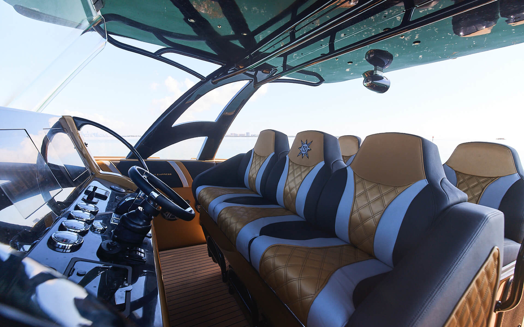 43' Midnight Express