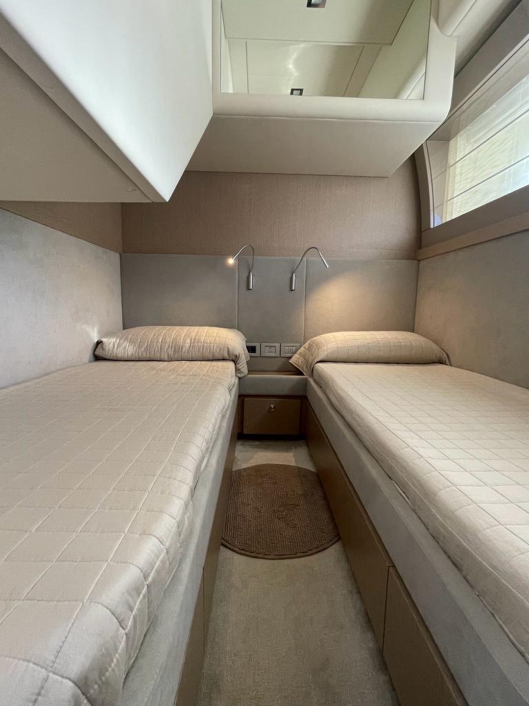 70' Ferretti