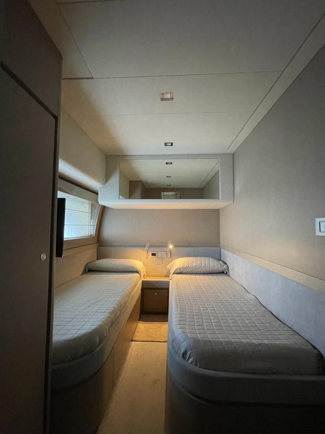 70' Ferretti