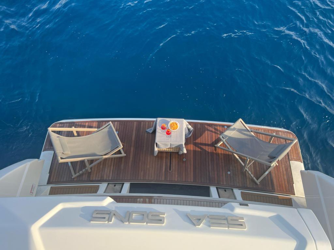 70' Ferretti