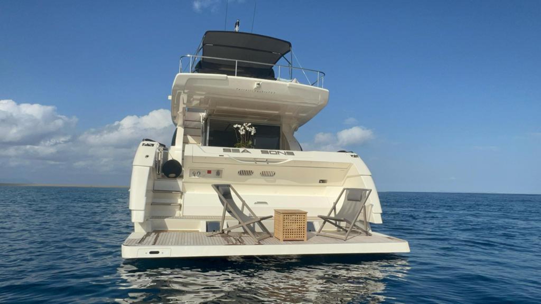 70' Ferretti