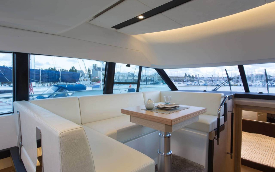 42' Prestige Flybridge