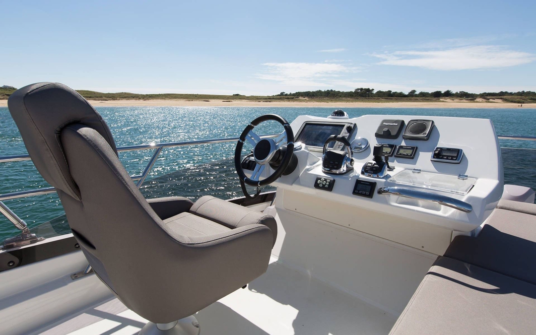 42' Prestige Flybridge