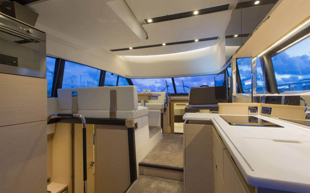 42' Prestige Flybridge