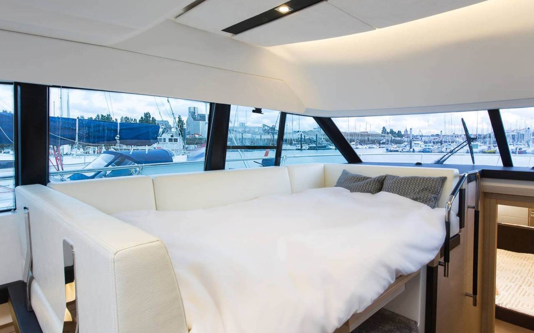 42' Prestige Flybridge